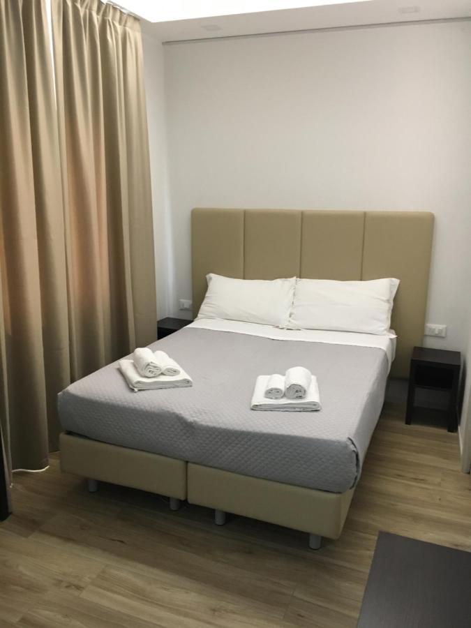 Hotel Saxon Ріміні Екстер'єр фото