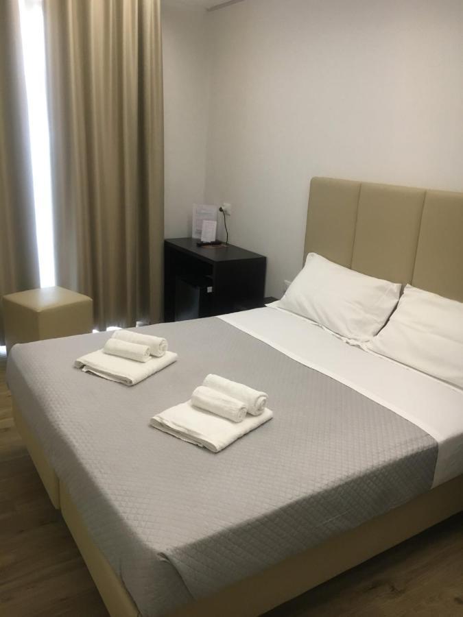 Hotel Saxon Ріміні Екстер'єр фото