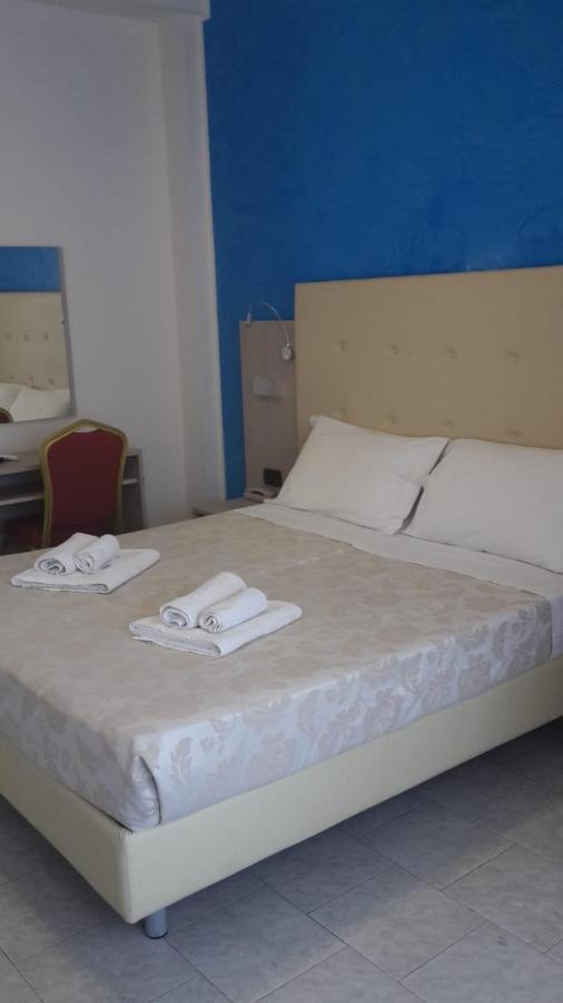 Hotel Saxon Ріміні Екстер'єр фото