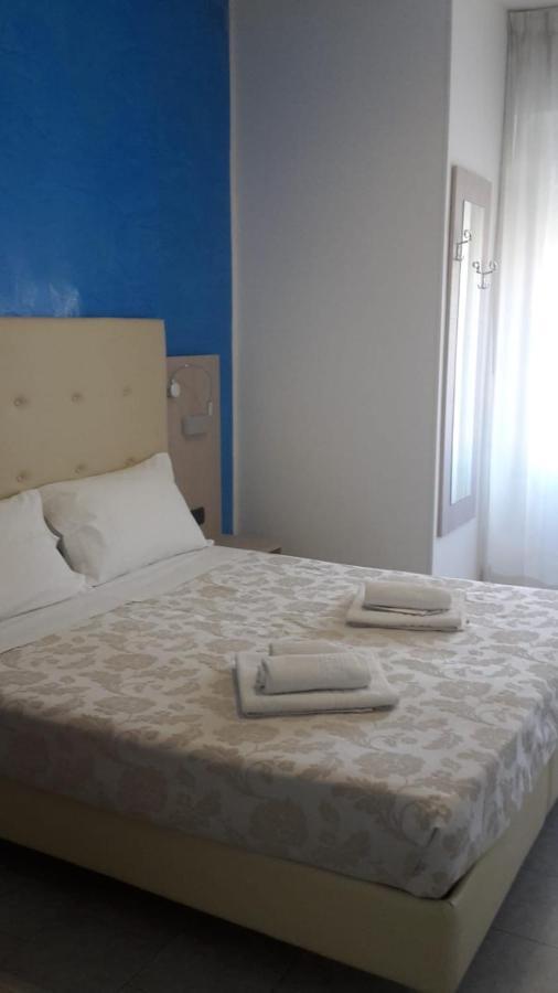 Hotel Saxon Ріміні Екстер'єр фото