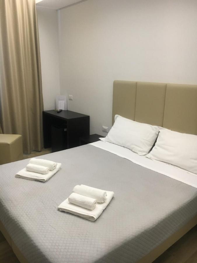 Hotel Saxon Ріміні Екстер'єр фото