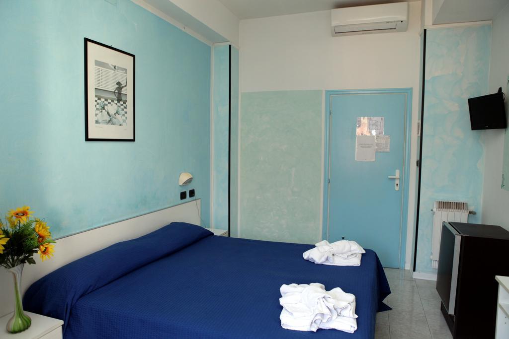 Hotel Saxon Ріміні Номер фото
