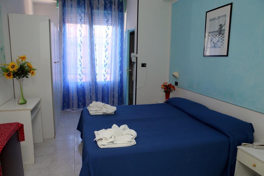 Hotel Saxon Ріміні Номер фото