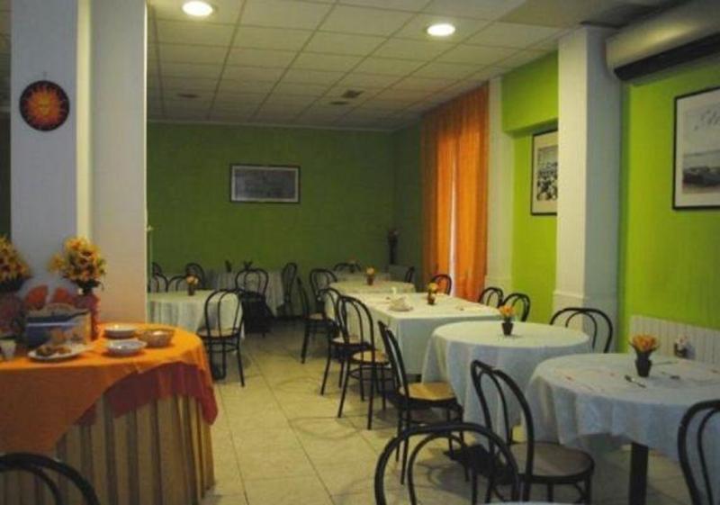 Hotel Saxon Ріміні Екстер'єр фото