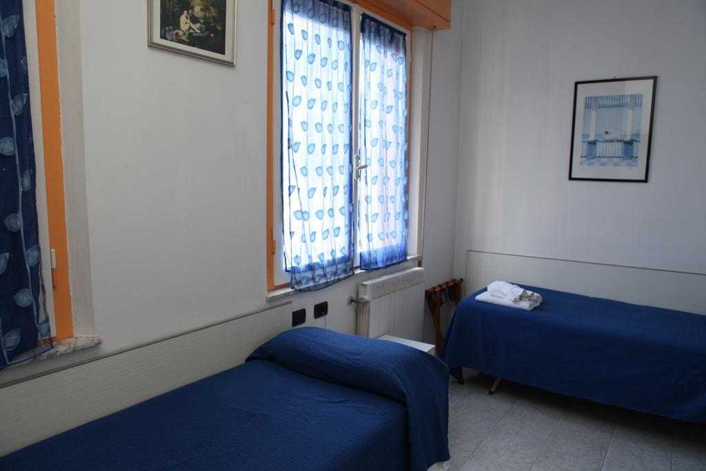 Hotel Saxon Ріміні Екстер'єр фото