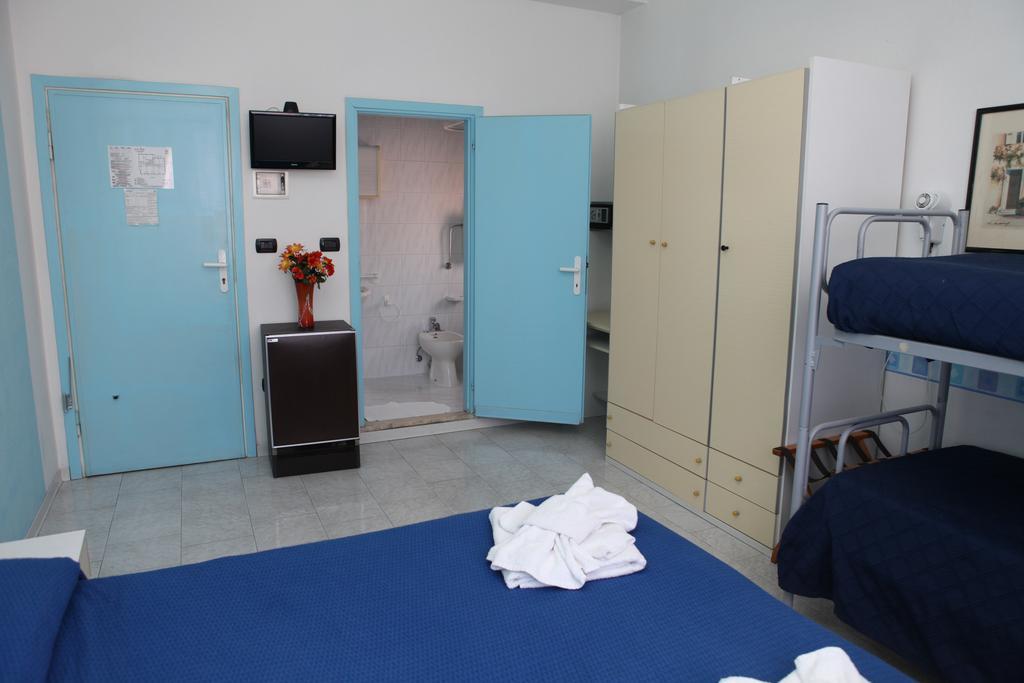 Hotel Saxon Ріміні Екстер'єр фото