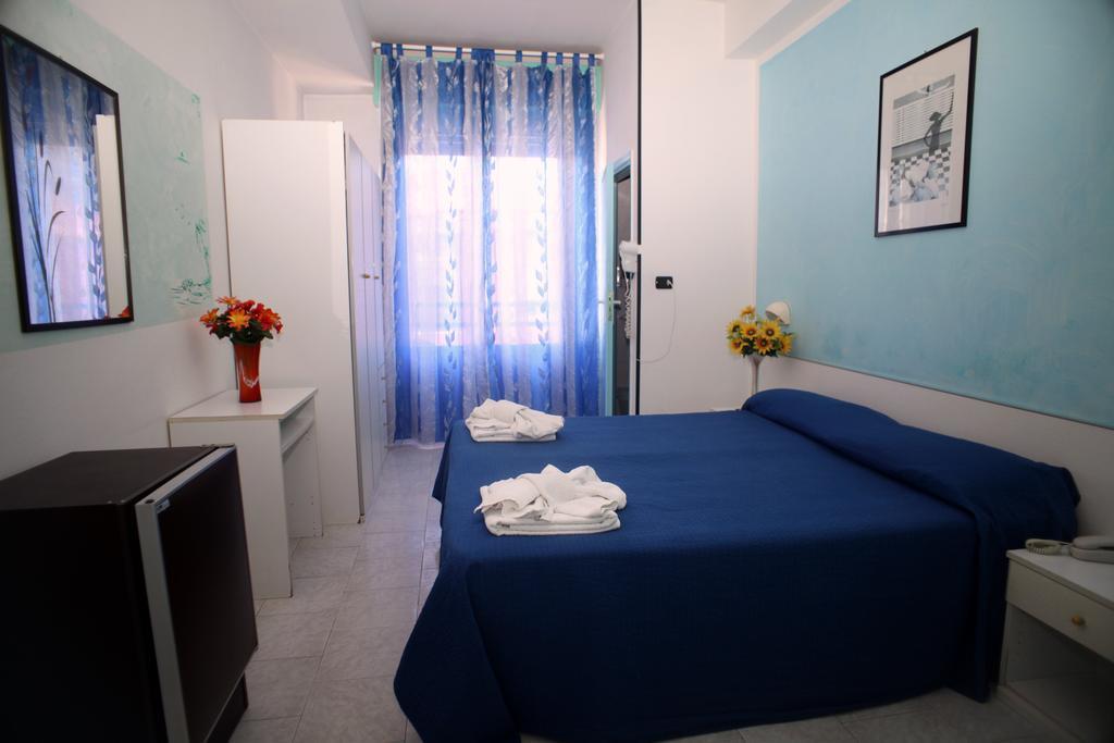 Hotel Saxon Ріміні Екстер'єр фото