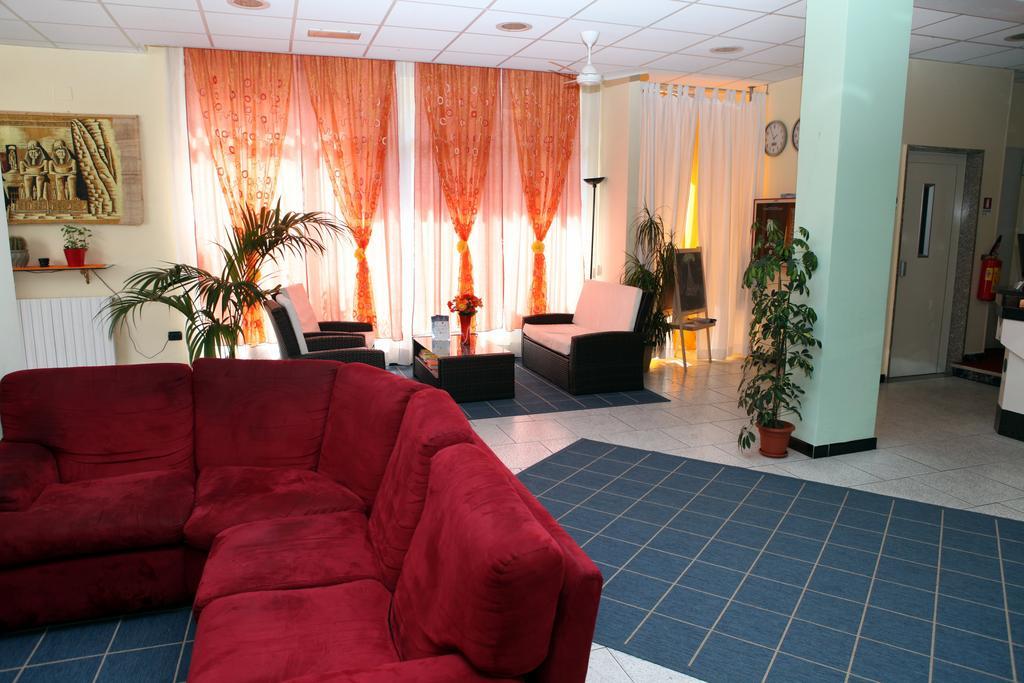 Hotel Saxon Ріміні Екстер'єр фото