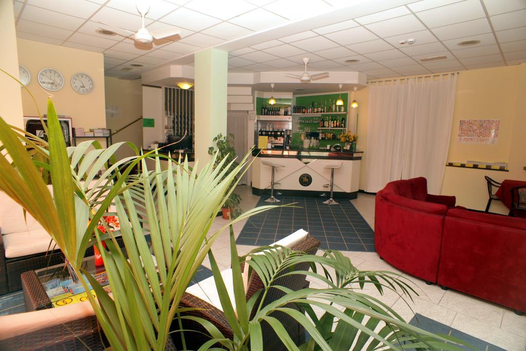 Hotel Saxon Ріміні Екстер'єр фото